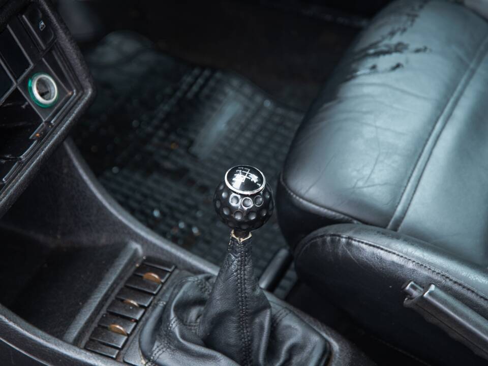 Image 39/50 de Volkswagen Golf III GTI 2.0 (1992)