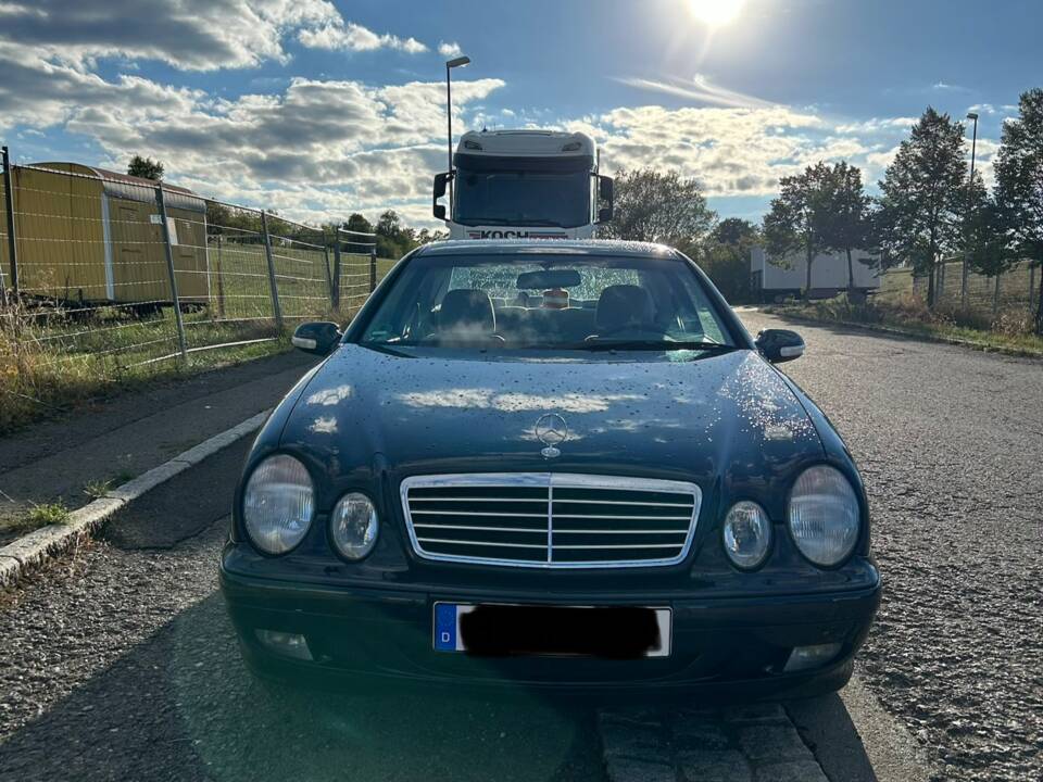 Bild 1/12 von Mercedes-Benz CLK 200 Kompressor (2001)