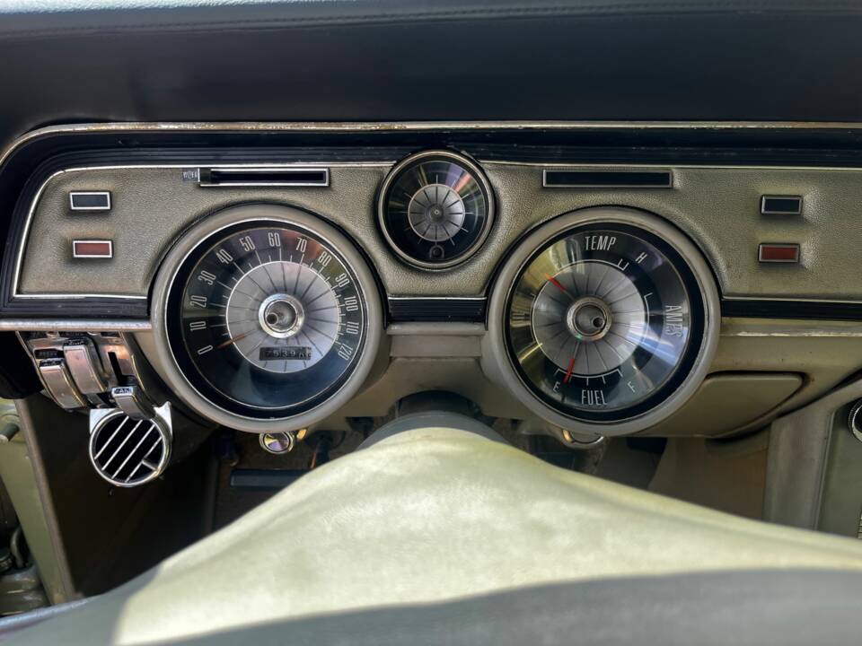Image 8/11 of Mercury Cougar (1968)