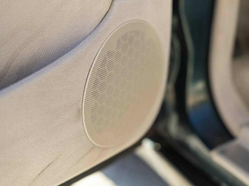 Image 35/50 of Mercedes-Benz CLK 200 (1997)