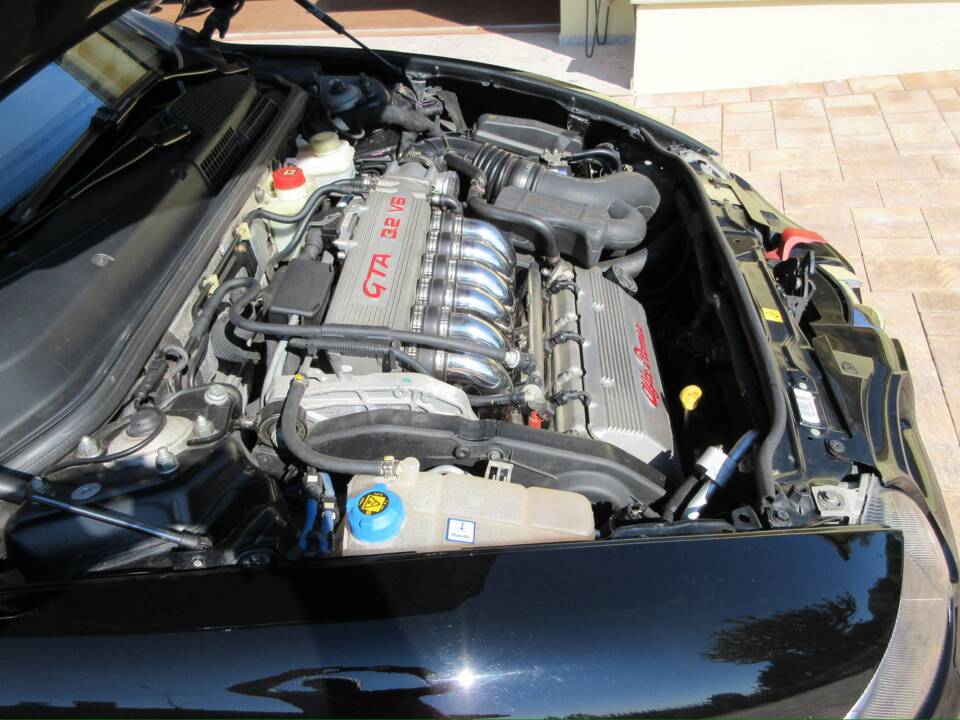 Bild 21/28 von Alfa Romeo 147 3.2 GTA (2004)