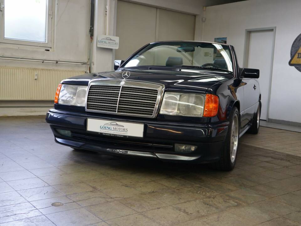 Image 4/33 of Mercedes-Benz 300 CE-24 (1993)