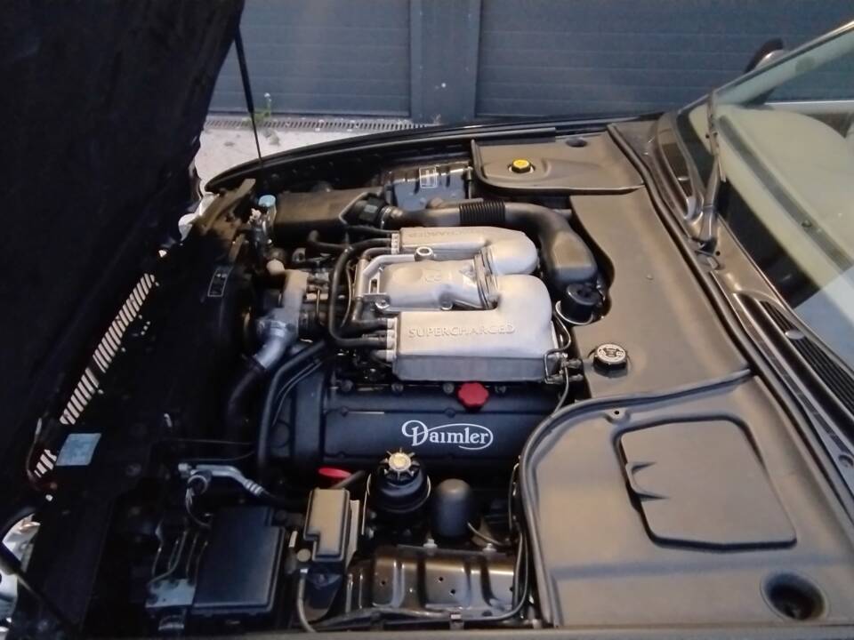 Bild 32/39 von Daimler Super V8 (1998)