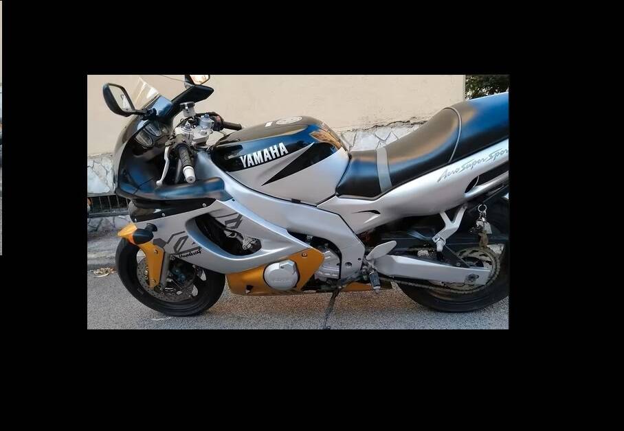 Bild 2/4 von Yamaha YZF 600 R6 (2000)