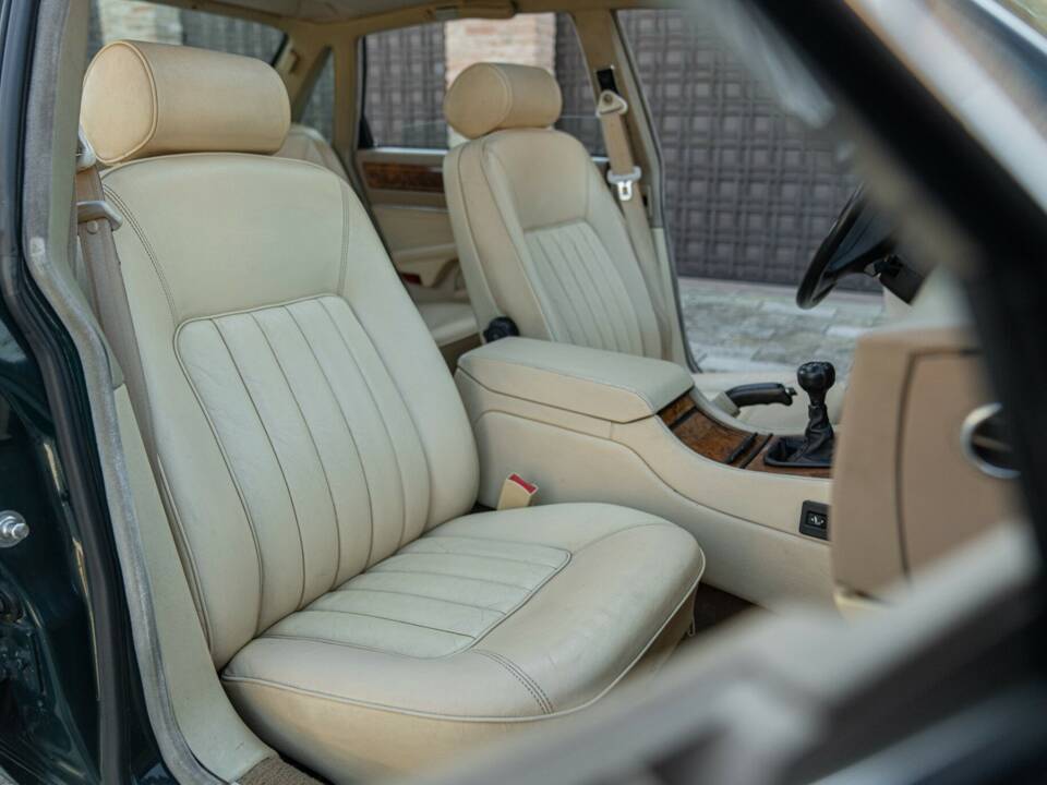 Image 36/50 de Daimler XJ 6 4.0 (1991)