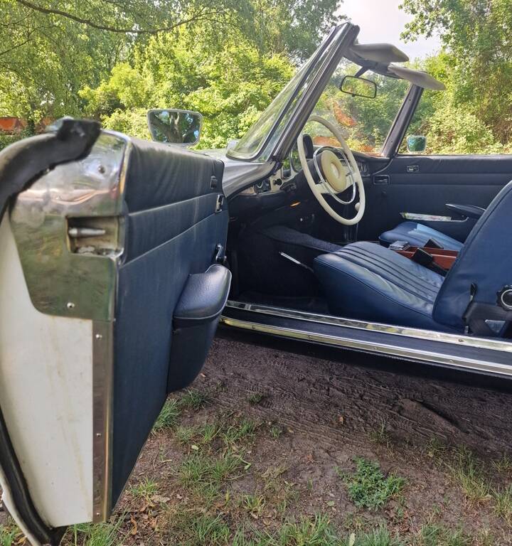 Image 18/100 de Mercedes-Benz 250 SL (1967)