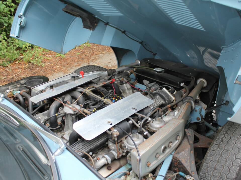 Afbeelding 15/16 van Jaguar E-Type V12 (2+2) (1971)