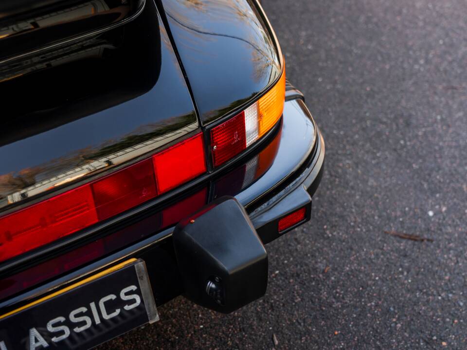 Imagen 10/60 de Porsche 911 Carrera 3.2 (WTL) (1988)
