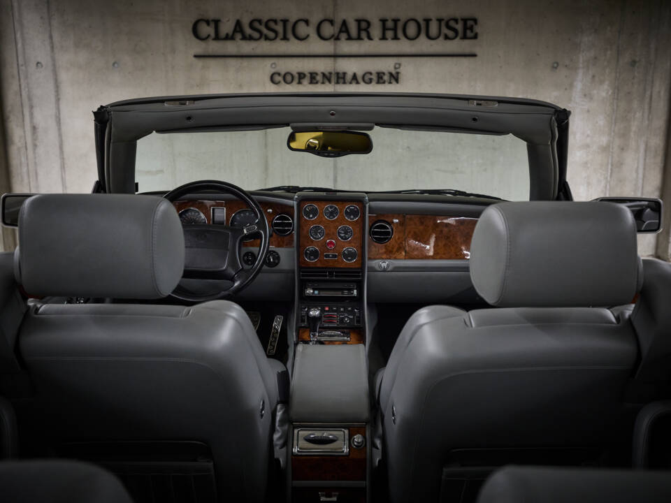 Image 45/77 of Bentley Azure (2001)
