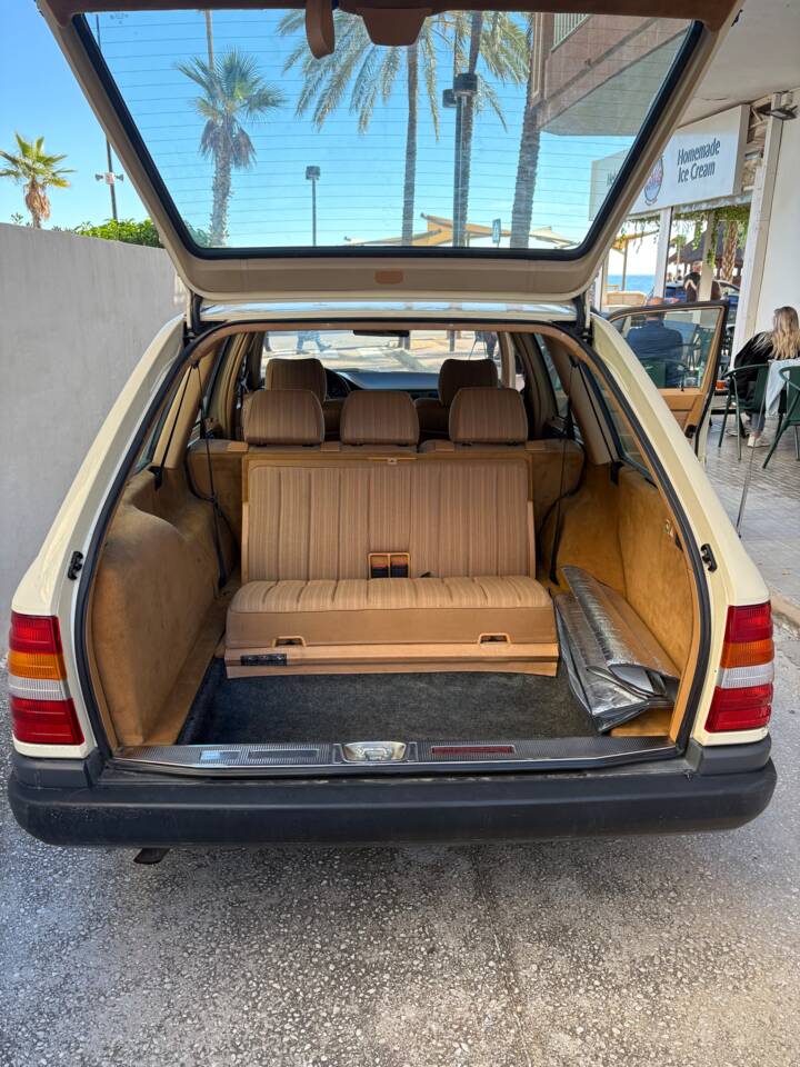 Bild 3/15 von Mercedes-Benz 230 TE (1987)