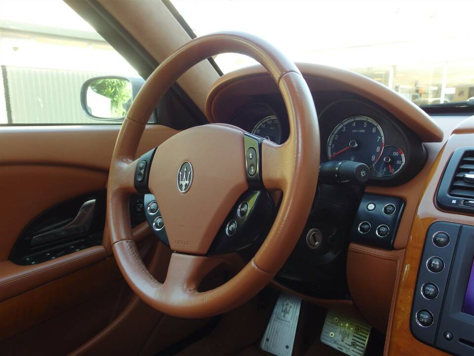 Image 54/99 of Maserati Quattroporte 4.2 (2007)