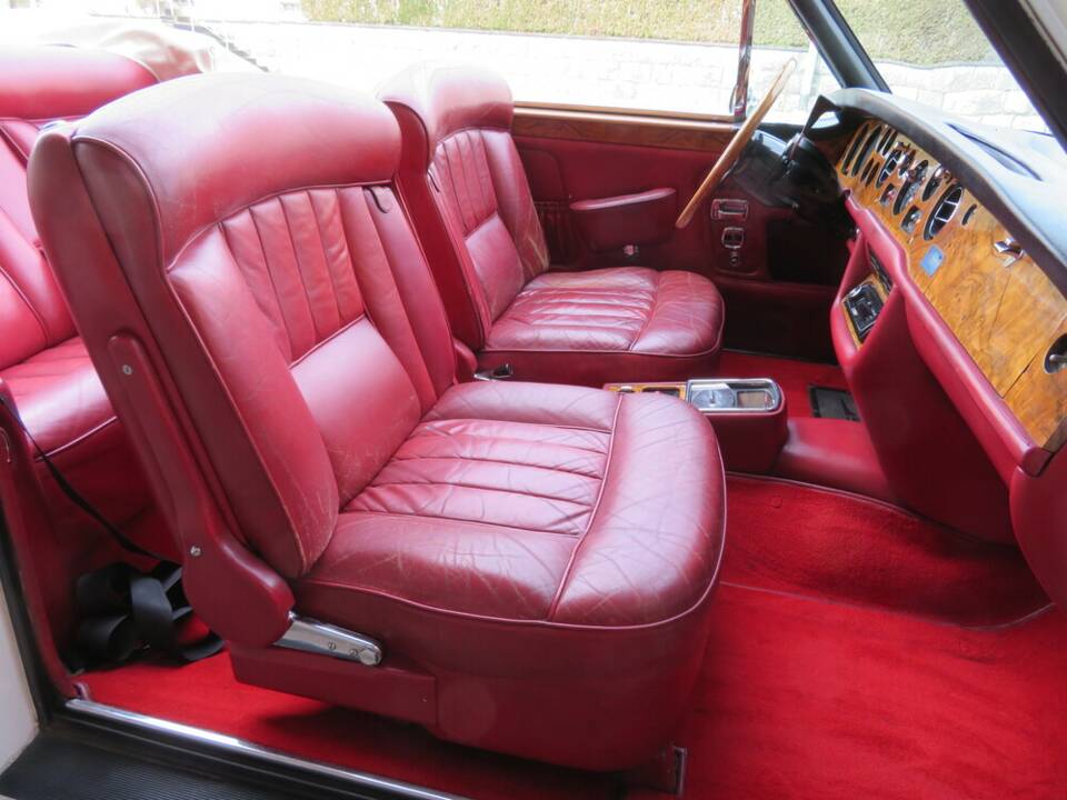 Imagen 10/25 de Rolls-Royce Corniche I (1972)