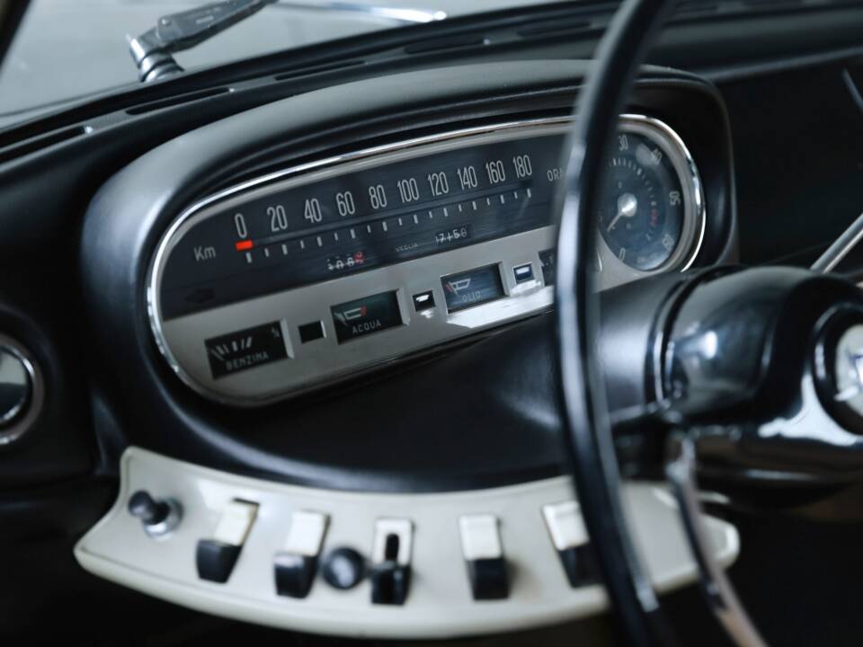 Image 17/50 of Lancia Flavia 1800 (1965)