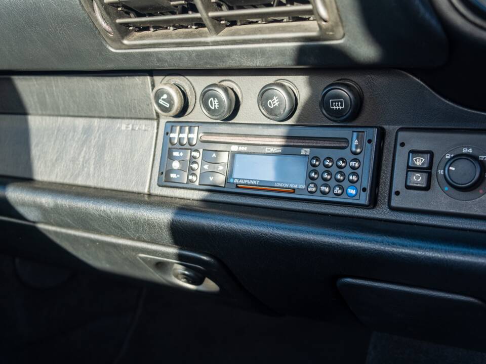 Image 42/93 de Porsche 911 Carrera (1994)