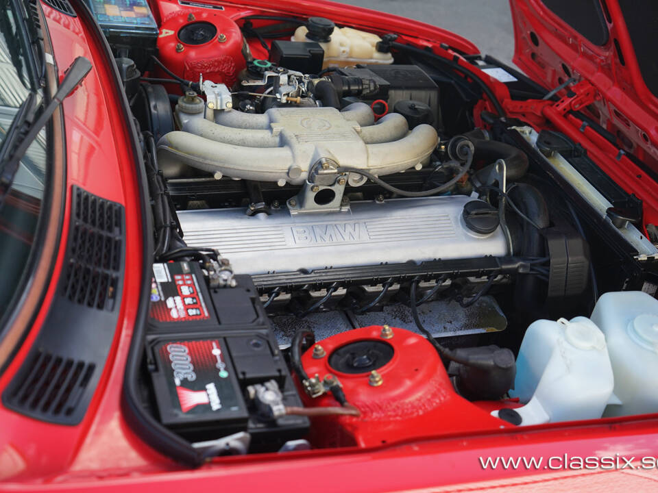 Bild 14/29 von BMW 325i (1990)