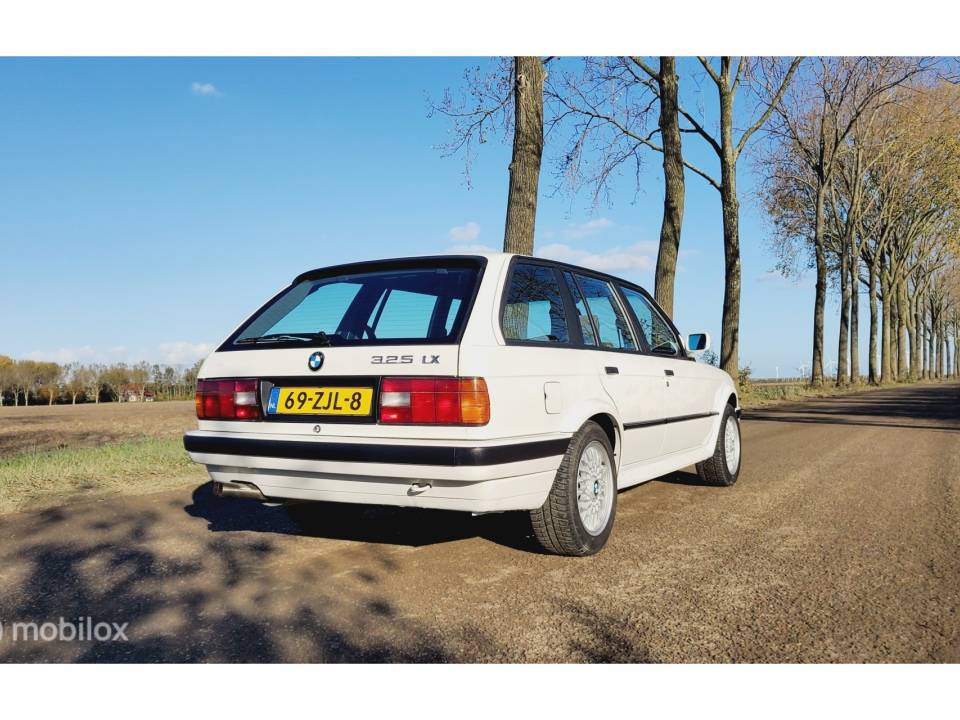 Bild 10/35 von BMW 325ix Touring (1991)