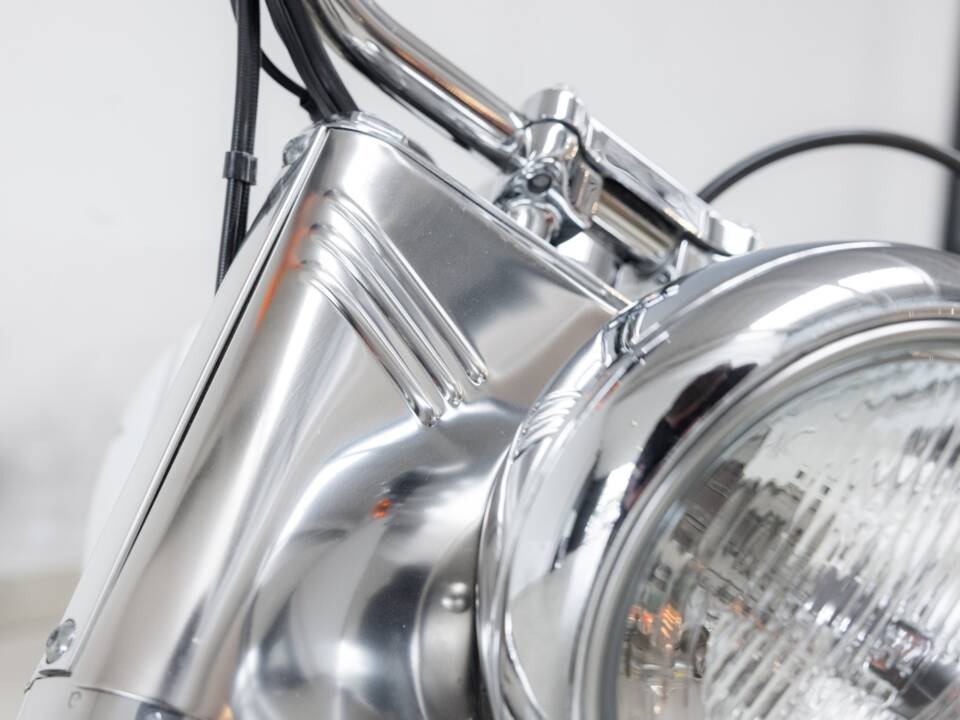 Image 24/34 of Harley-Davidson DUMMY (2002)