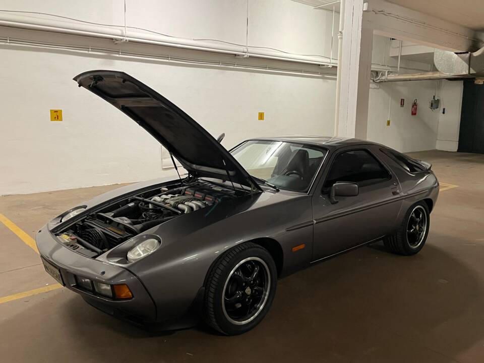 Image 10/16 of Porsche 928 S (1986)