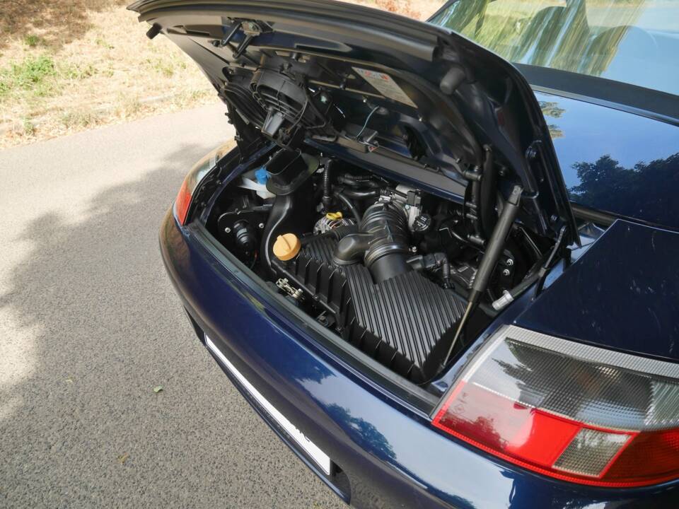 Bild 36/46 von Porsche 911 Carrera 4S (1900)