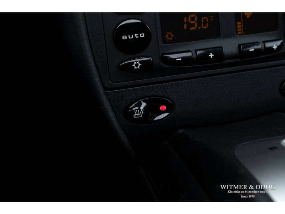 Image 19/28 of Porsche 911 Carrera (2000)