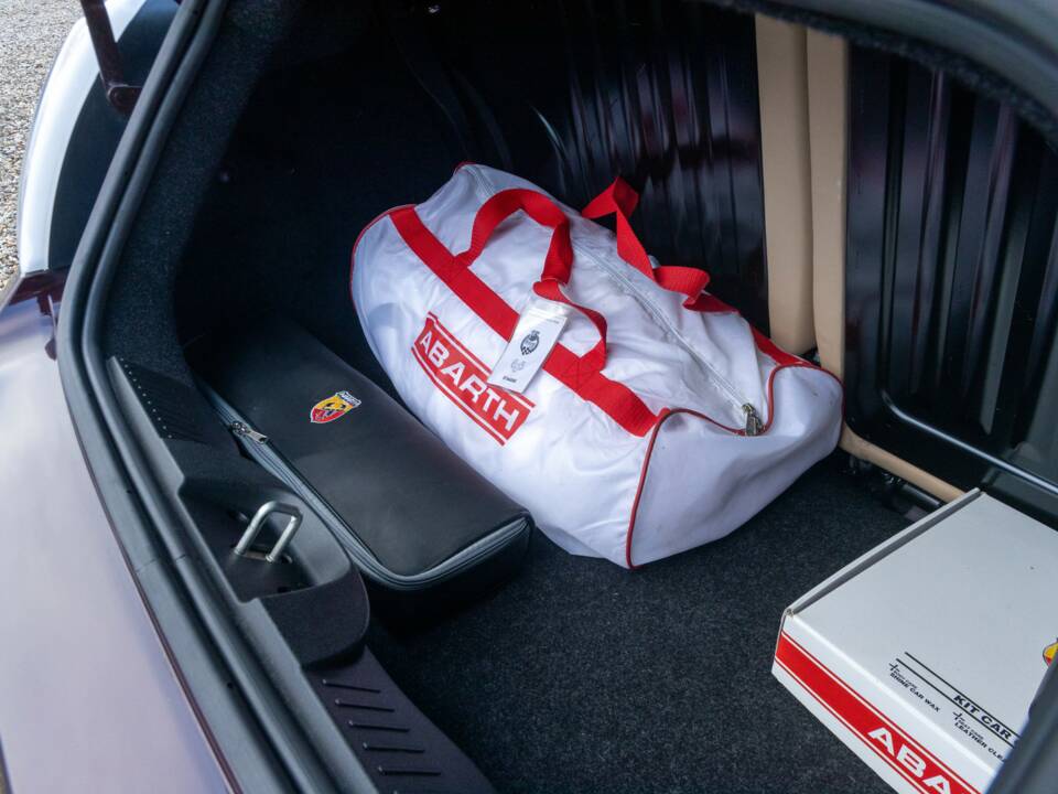 Afbeelding 44/50 van Abarth 695 "Edizione Maserati" (2013)