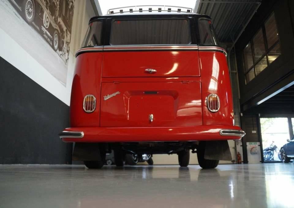 Image 38/50 of Volkswagen T1 Brasil &quot;Samba&quot; (1975)