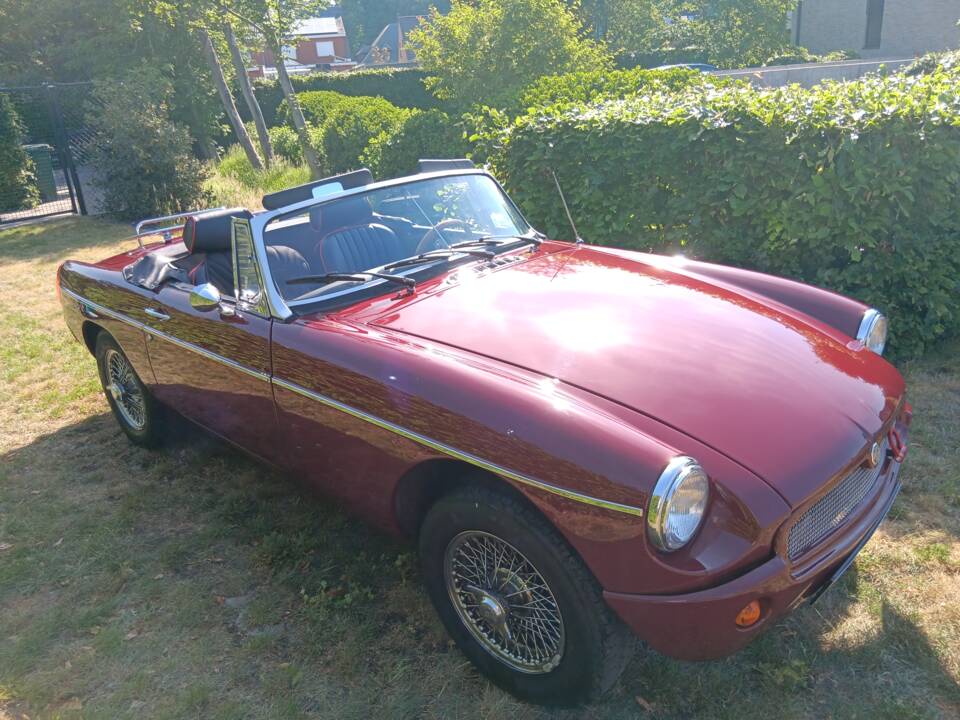 Immagine 10/11 di MG MGB (1975)