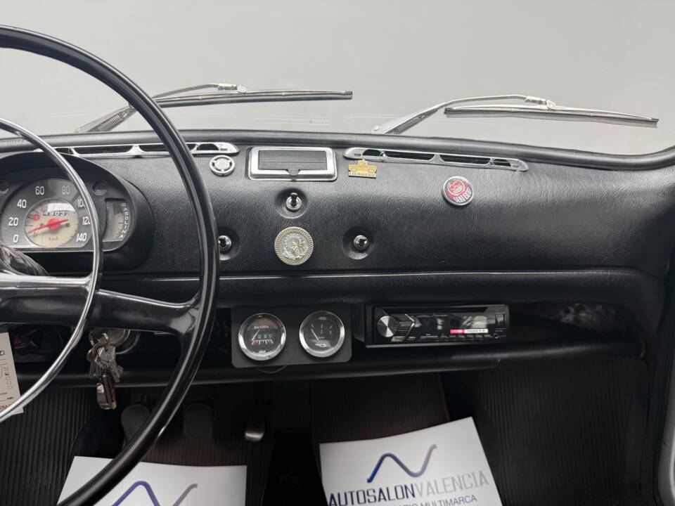 Immagine 16/20 di SEAT 600 L (1972)