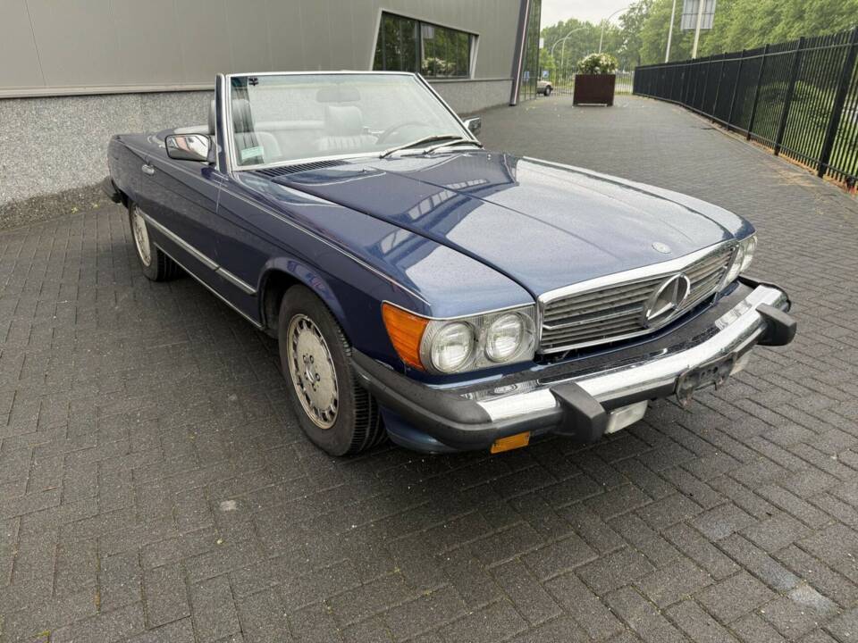 Image 12/46 de Mercedes-Benz 560 SL (1986)