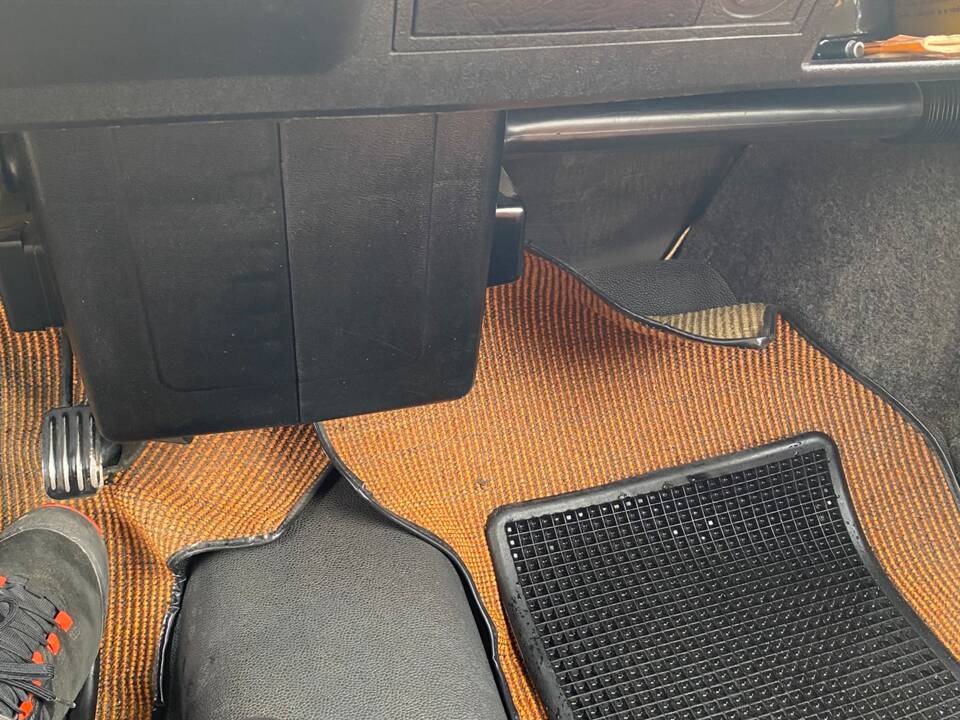 Imagen 6/12 de Volkswagen Golf Mk I 1.1 (1977)