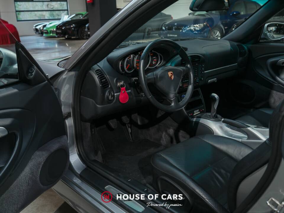 Imagen 15/24 de Porsche 911 Carrera "40 Jahre 911" (2003)