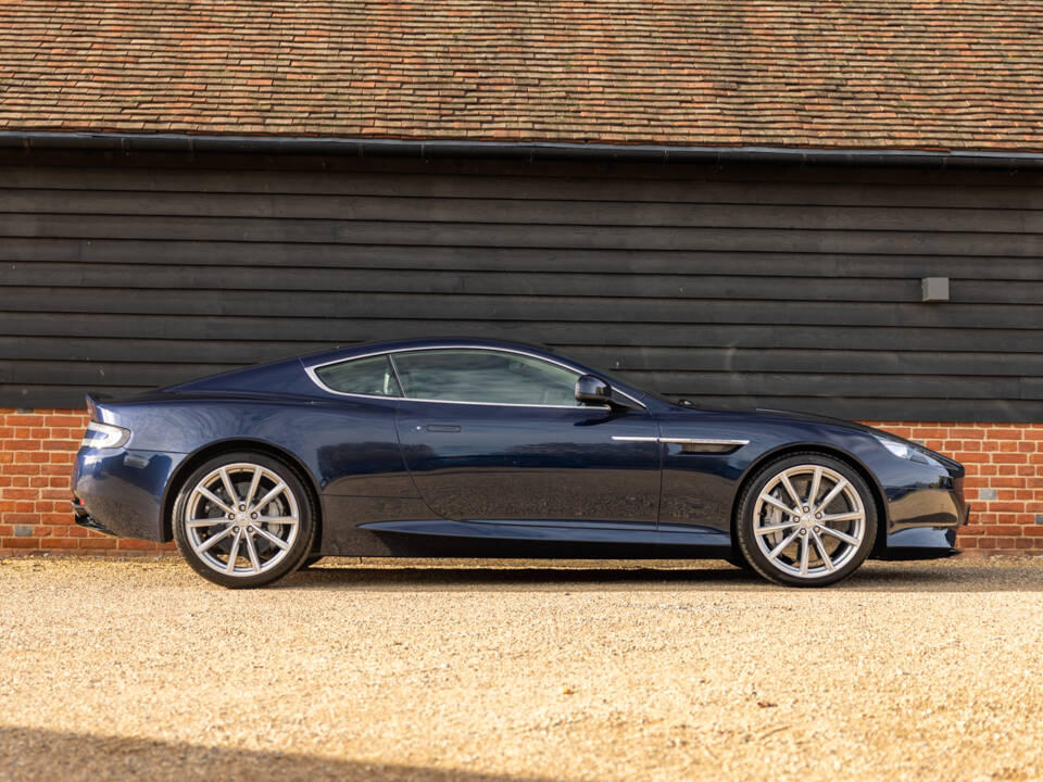 Immagine 2/58 di Aston Martin DB 9 GT (2016)