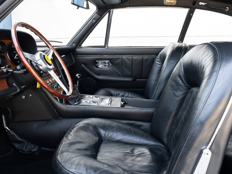 Image 28/69 of Ferrari 365 GT 2+2 (1969)