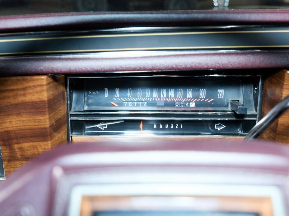 Image 48/58 of Cadillac Brougham Elegance (1988)