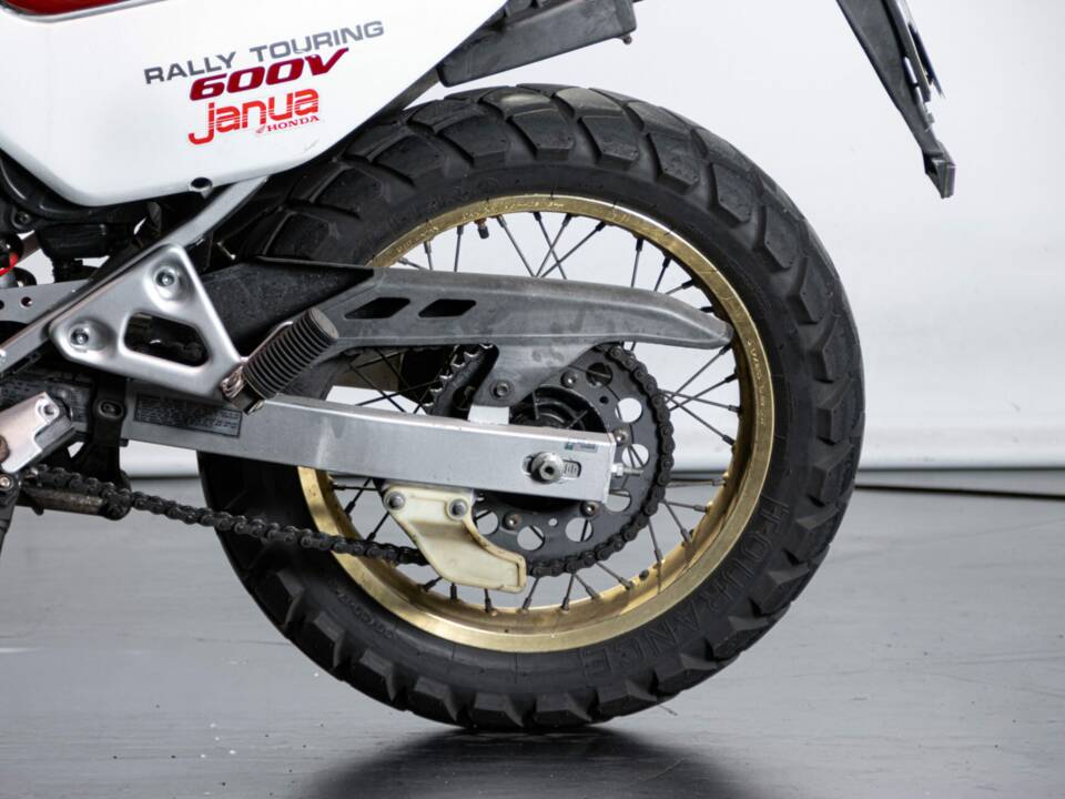 Image 42/47 de Honda XL 600V Transalp (1989)