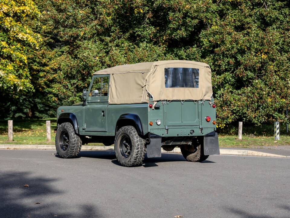Image 8/21 de Land Rover Defender 90 Td5 (1999)