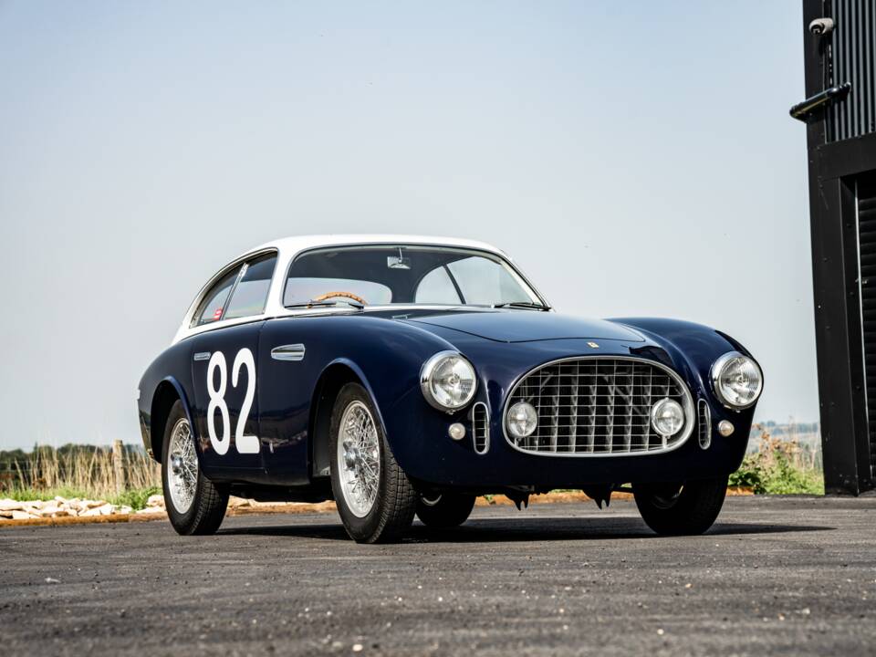 Image 44/61 of Ferrari 225 S (1952)