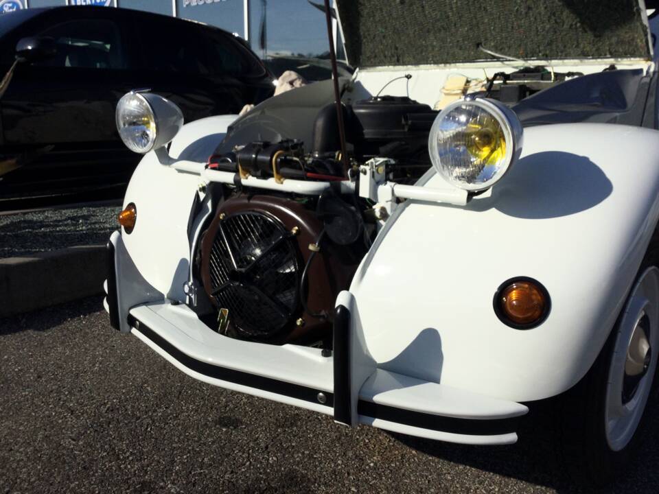 Image 19/19 of Citroën 2 CV 6 (1987)
