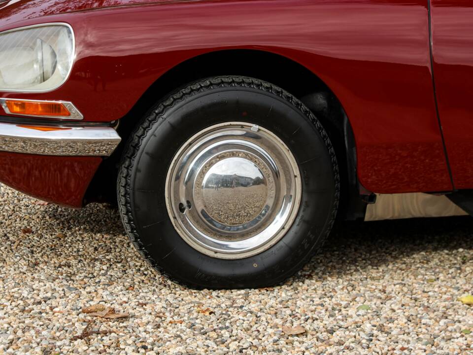 Image 23/50 de Citroën DS 21 (1971)