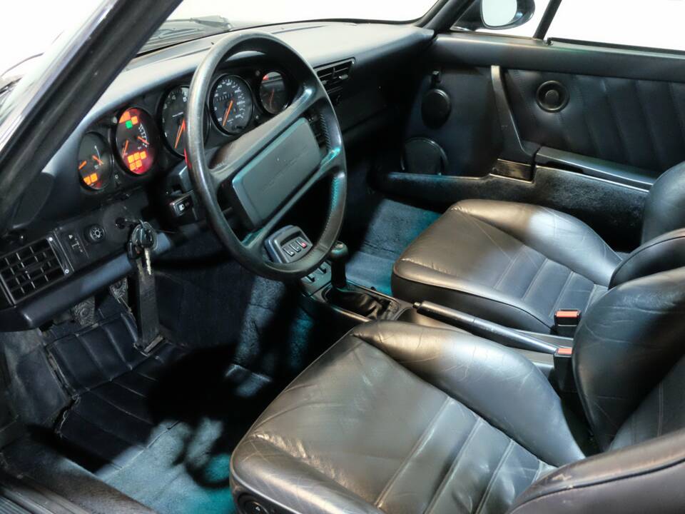 Imagen 7/26 de Porsche 911 Carrera 4 (1992)