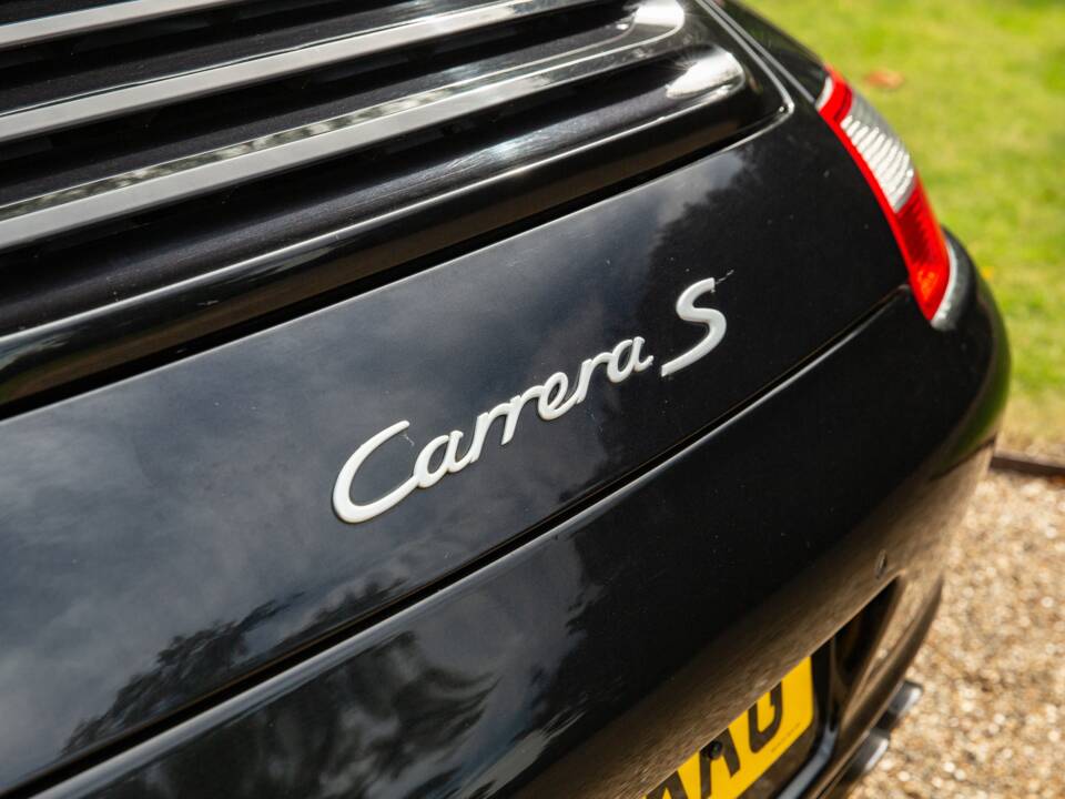 Immagine 28/37 di Porsche 911 Carrera S (2006)