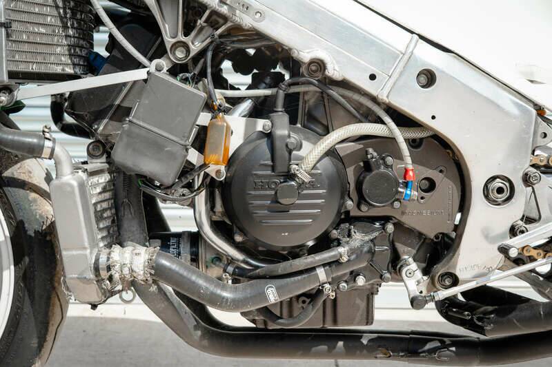 Imagen 26/50 de Honda VFR 750R RC 30 (1991)