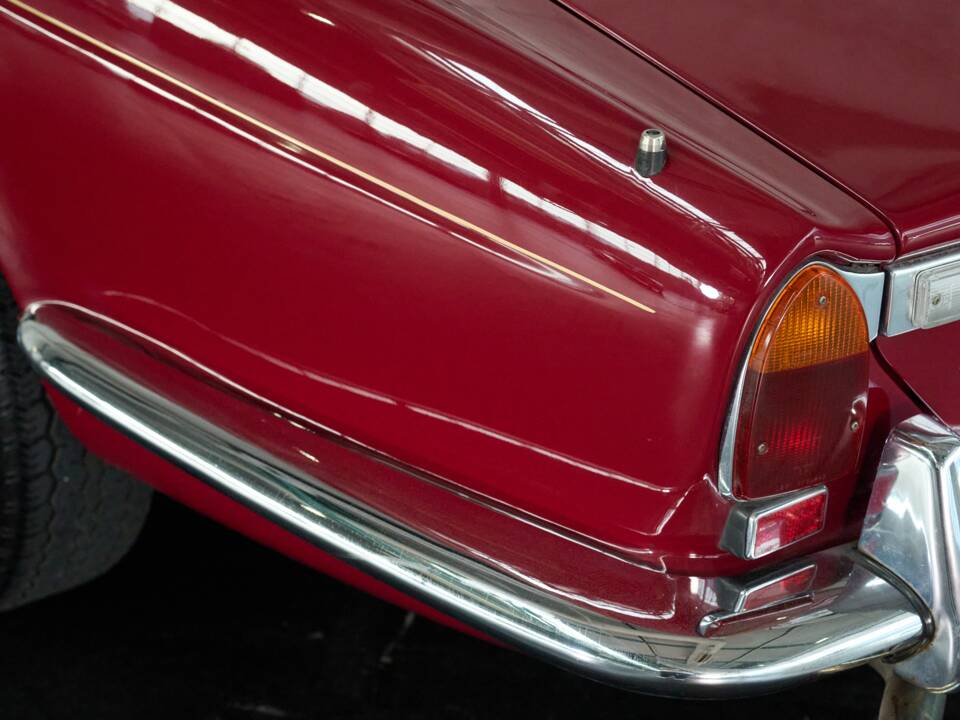Bild 20/50 von Jaguar XJ 6 L 4.2 (1974)