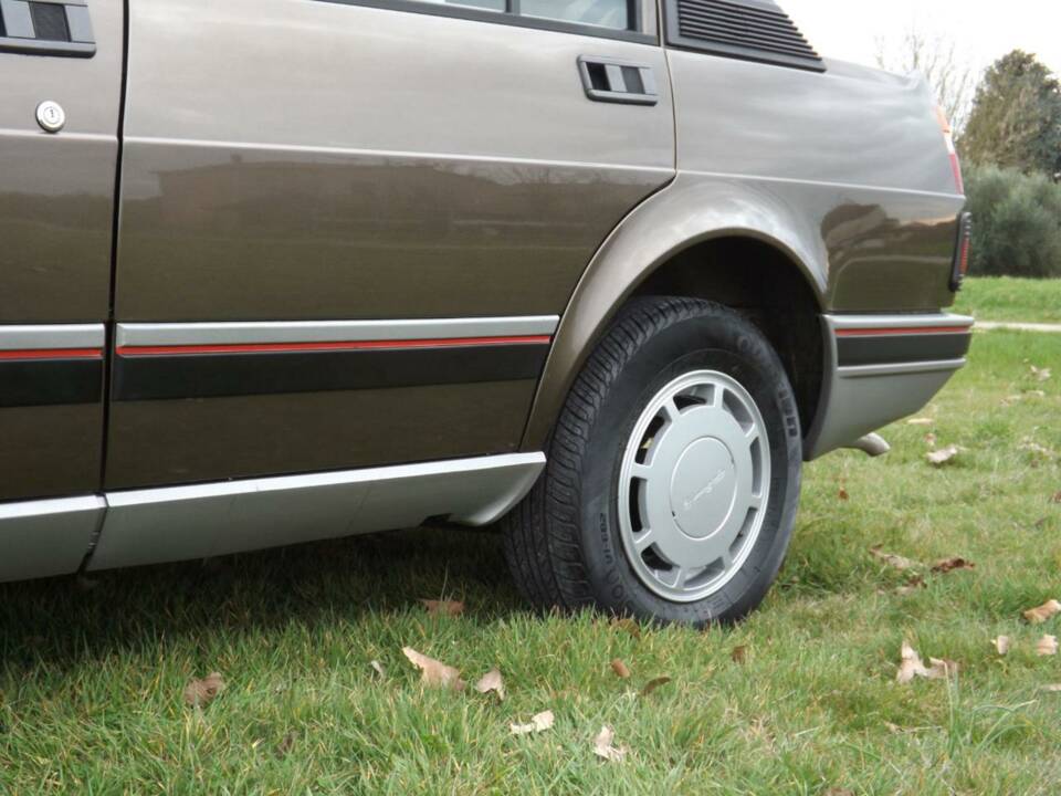 Imagen 12/50 de Alfa Romeo Giulietta 1.6 (1984)