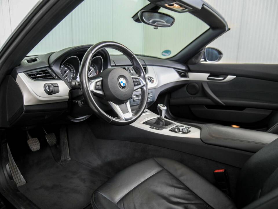 Image 11/50 of BMW Z4 sDrive23i (2009)