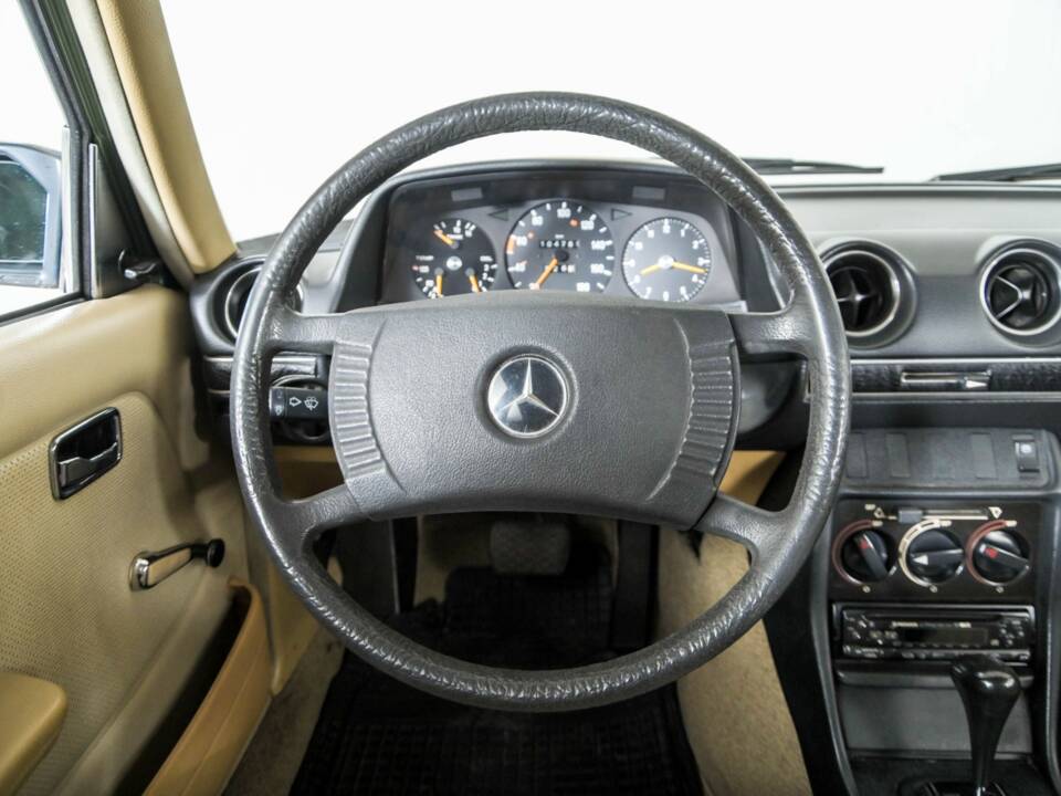 Afbeelding 8/50 van Mercedes-Benz 300 D (1978)