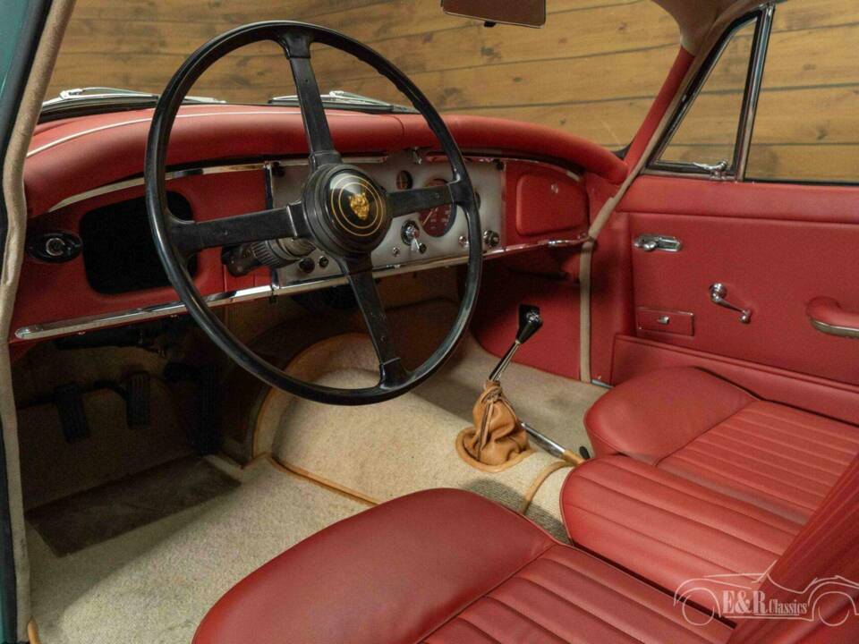 Image 2/19 of Jaguar XK 150 FHC (1958)
