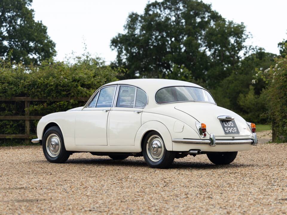 Image 39/50 of Jaguar Mk II 2.4 (1967)