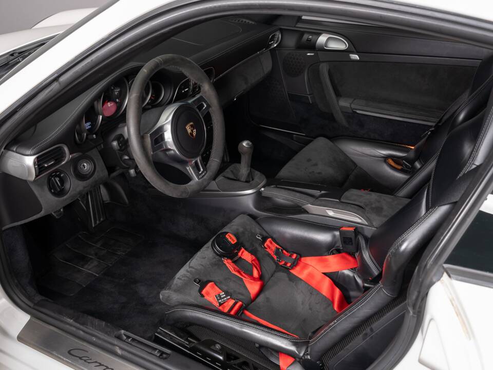 Imagen 23/46 de Porsche 911 Carrera GTS (2011)