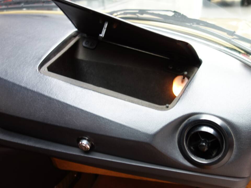 Image 28/32 de Citroën SM injection (1973)